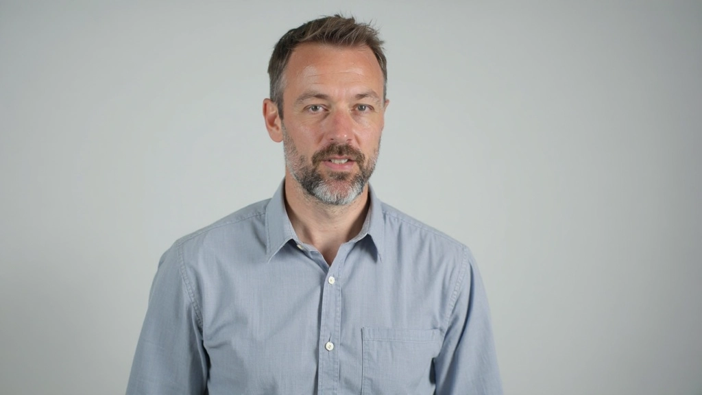 Man aan het spreken met open mond voor de Nederlandse A vocaal klank